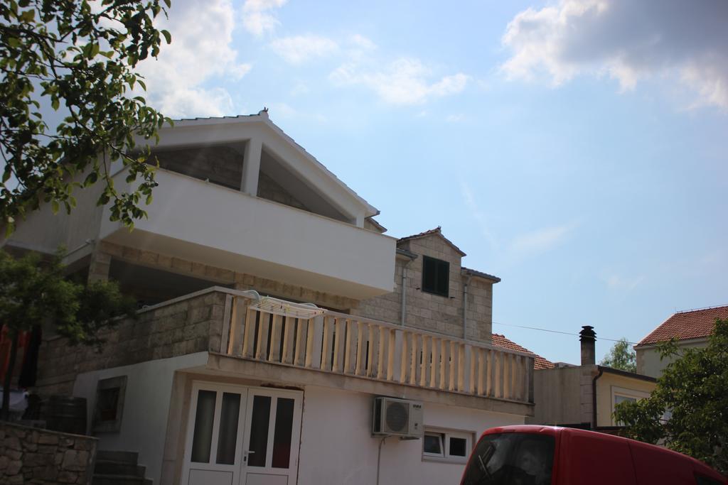 Apartments Jaksic - Zile Supetar Exterior photo