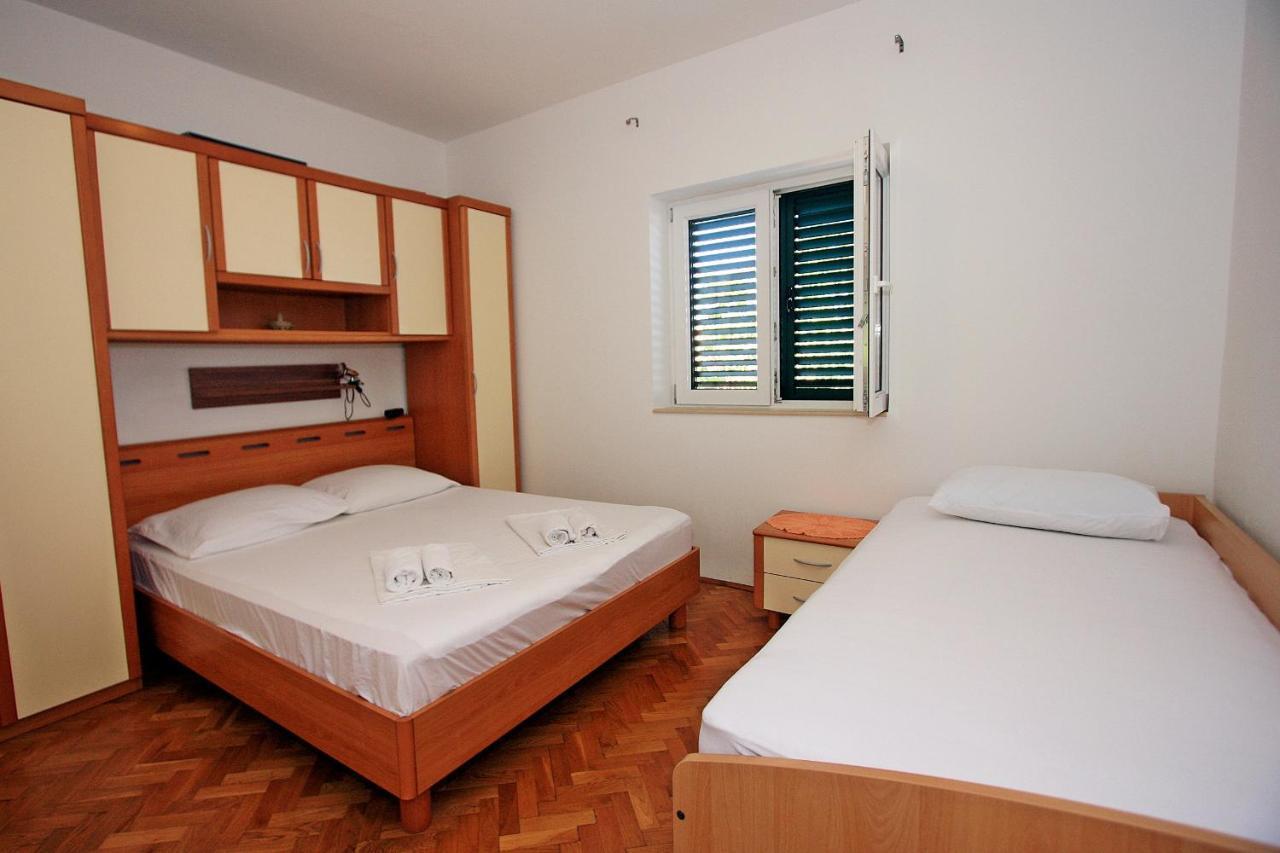 Apartments Jaksic - Zile Supetar Exterior photo
