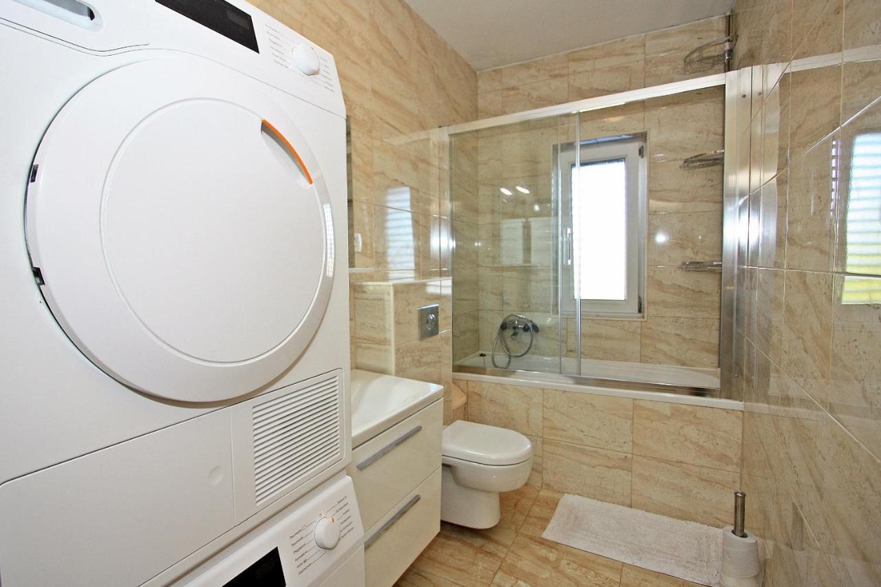 Apartments Jaksic - Zile Supetar Exterior photo
