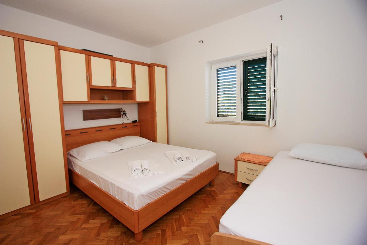 Apartments Jaksic - Zile Supetar Exterior photo